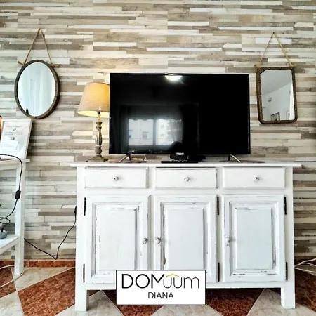 Domuum Holidays - Diana Family Apartment